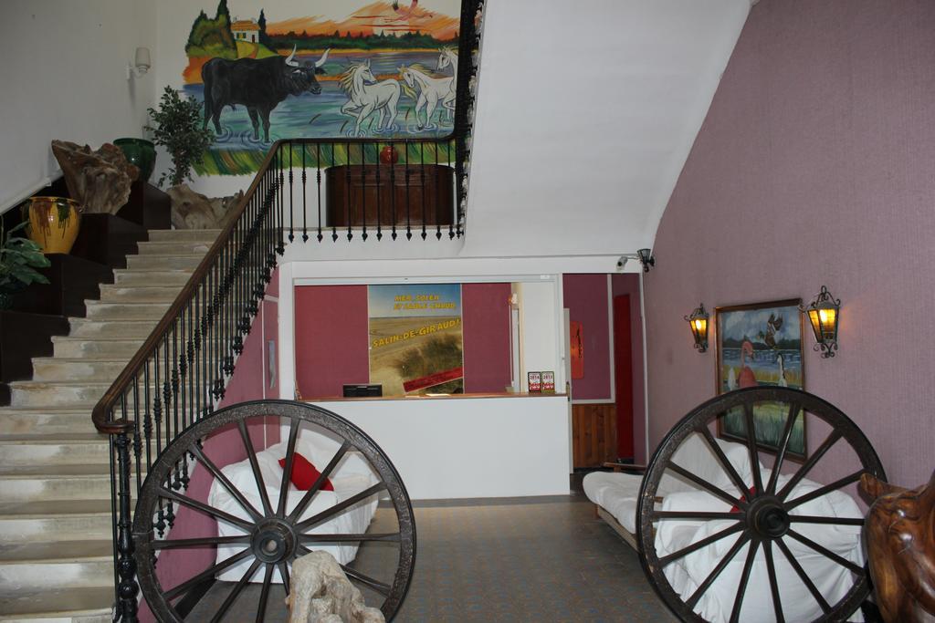 Hotel Restaurant La Camargue Salin-de-Giraud Exterior photo